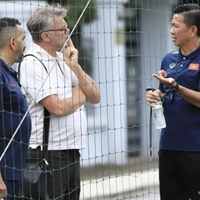 'Người cũ' dẫn dắt U23 Việt Nam thay HLV Troussier